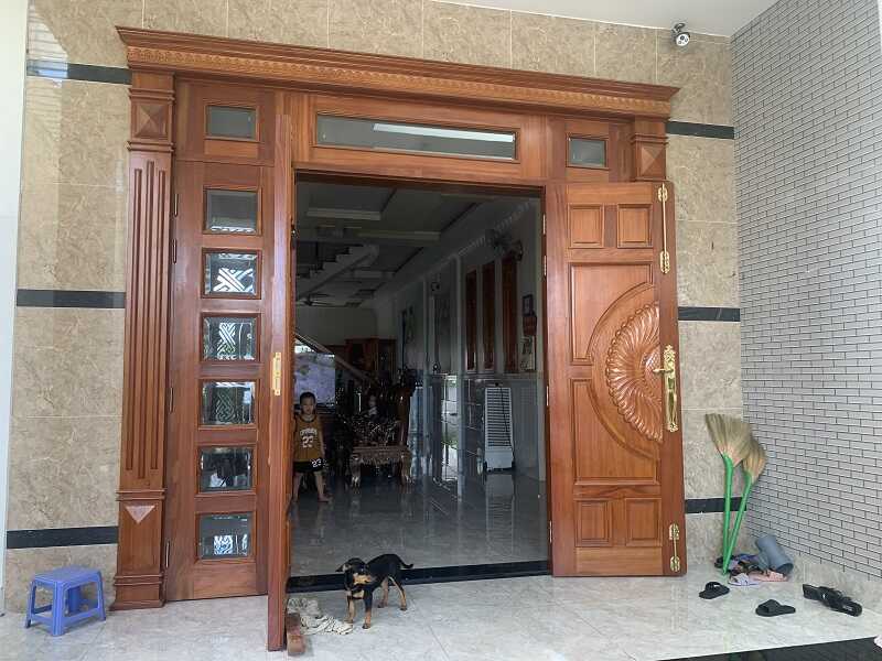 camera sân trước anh thành thuận giao